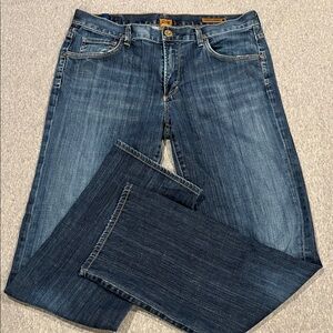 CITIZENS OF HUMANITY Sid straight leg, medium wash jeans, size 34.